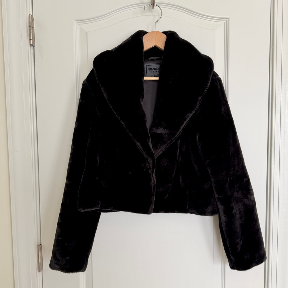BlankNYC plush Black Shawl Collar Faux Fur Jacket extra small